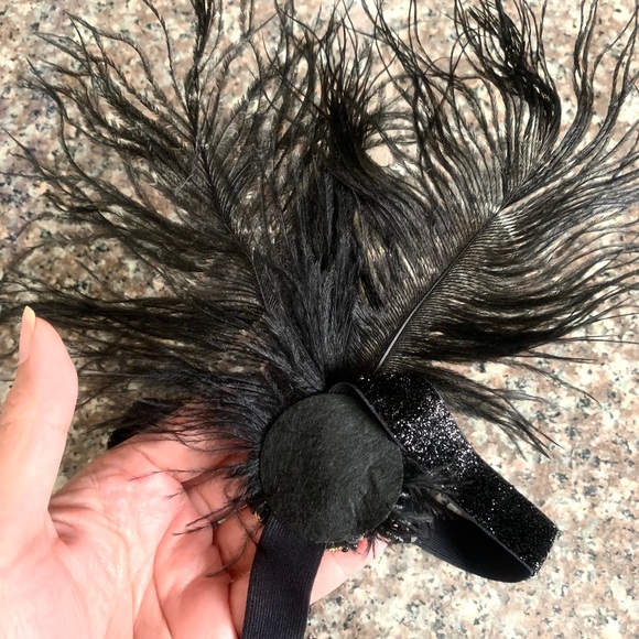 Flapper Feathers Headband 1920’s Style feature sparkling Rhinestones & Beads - Picture 8 of 8
